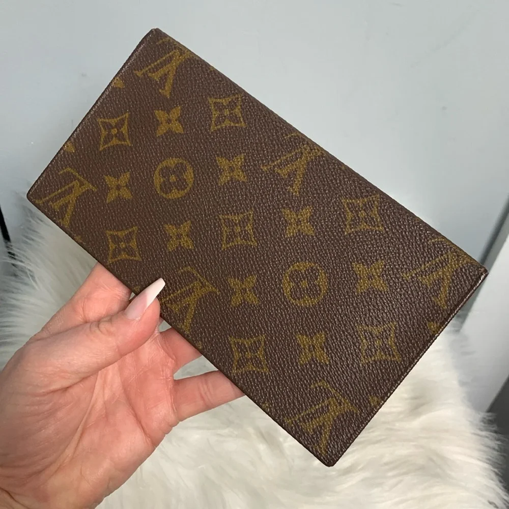 Pre-Date Code Authentic Louis Vuitton checkbook holder_3